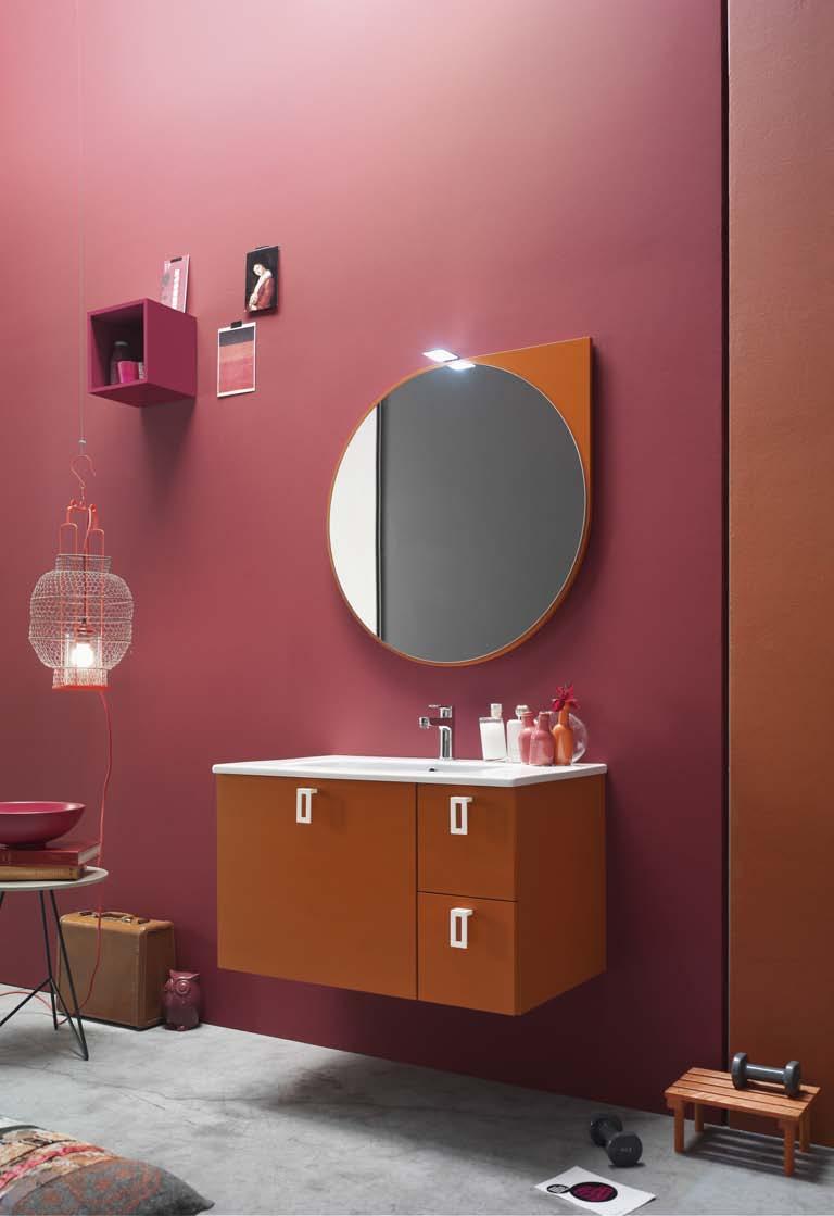 coloured background and decorate the furnishings, while the original frame of the mirror