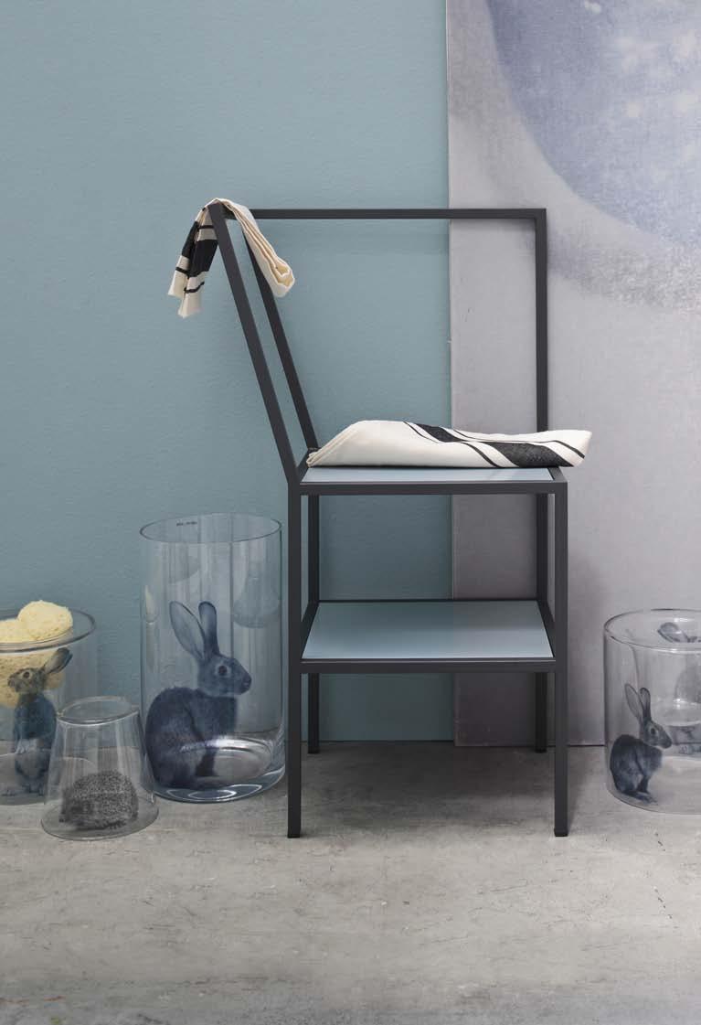 in grigio antracite painted metal, become veritable furnishing accessories.