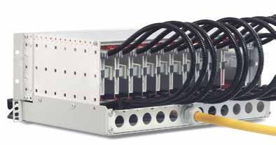 1 U 3 U PATCH PANEL DIMENSIONI VISTA POSTERIORE: PRESSACAVO PG IN BOX INTERMEDIO 1 U 1 x 5 x PG 16 PG 21 6 x PG 16 3 NUMERI PARTE SINGOLI COMPONENTI PATCH PANEL 19" 3+1 U, VERSIONE PER GIUNZIONI