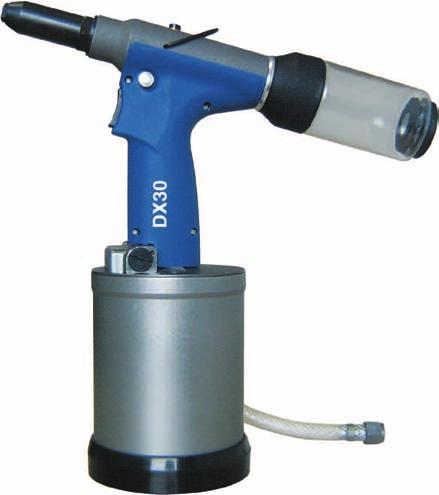 tranciato per rivetti a strappo e rivetti strutturali unibolt Hydropneumatic tool with holding of the rivet and nail recovery for blind rivets and structural rivets unibolt