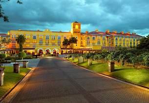 nostro rappresentante per accompagnarvi presso l'hotel Costa Rica Marriott o similare 4 stelle superiore.