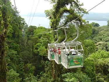 5 giorno PARCO NAZIONALE DEL CORCOVADO - VULCANO ARENAL Prima colazione in hotel inclusa.