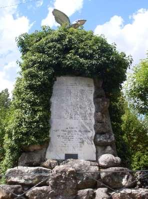 L'inaugurazione del monumento risale al 26 marzo 1922, mentre la lapide è stata scoperta il 25 aprile 1956.