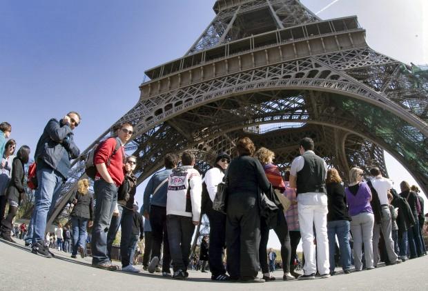 (Lourdes), le città d arte Nell ultimo periodo il turismo è calato del 10% per via degli attentati Tutto ciò è favorito da un efficiente