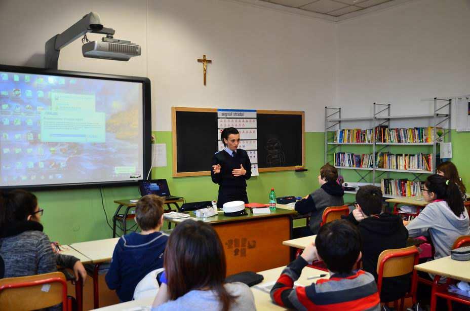 Rossa 2 42 2 Scuola Materna elisa Buscaroli 2 43 2 Scuola Primaria Sant'Antonio 7 139 11 Scuola primaria Voglhiera 2 37 4 Scuola secondaria Voghiera 2 46 2 Smiling Secondaria 2 45 4 Ist.