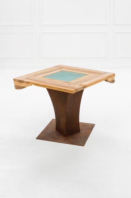 3 D UNION Un tavolo che unisce ferro, legno e vetro.