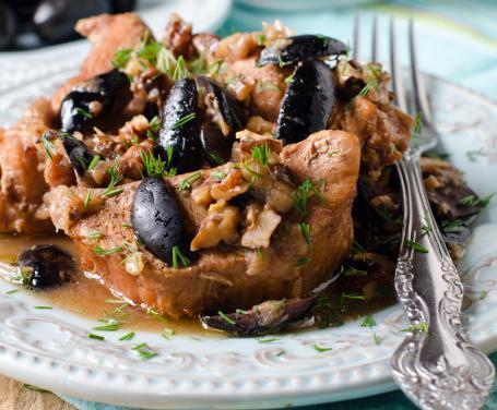 Pollo con noci e olive Farina di grano tenero 00 q.b.