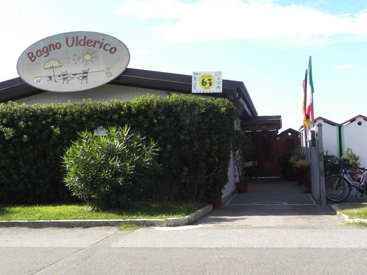 ARRIVO ALLA STRUTTURA Marina di Massa, è una moderna ed attrezzata località balneare situata nella provincia di Massa Carrara con una lunga spiaggia di sabbia fine.