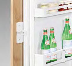 Per integrare completamente i modelli ECBN con i pannelli di acciaio è necessario ordinare: i pannelli per le porte del frigorifero, i pannelli per i cassetti del congelatore e le maniglie.