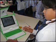 Scuola digitale nel mondo Uruguay : NetPC per 362.