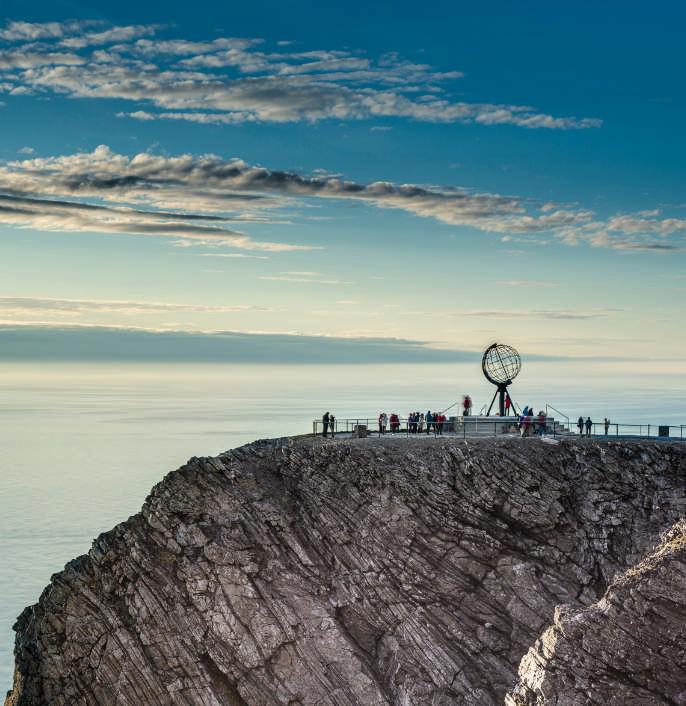 Spitzbergen: oltre Capo Nord con Costa Magica 18 giugno Voli da Milano Mxp e Lin per Amsterdam Norvegia, Isole Lofoten, Spitzbergen e Germania 15 giorni da 1.