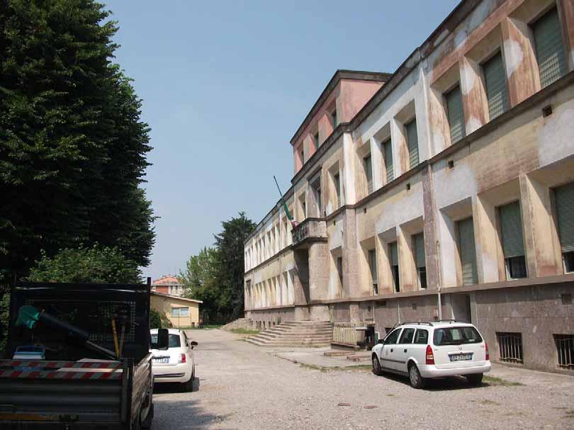 L EPOCA FASCISTA: dal 1924 al 1943 SCUOLE ELEMENTARI ANTONIO STRADIVARI Via San Bernardo L amministrazione fascista segna, con scelte