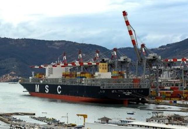 Le grandi portacontainer scalano i porti Liguri