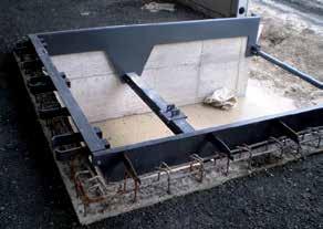 il fondo ed i muretti laterali. 1 First prepare the pit in full concrete.