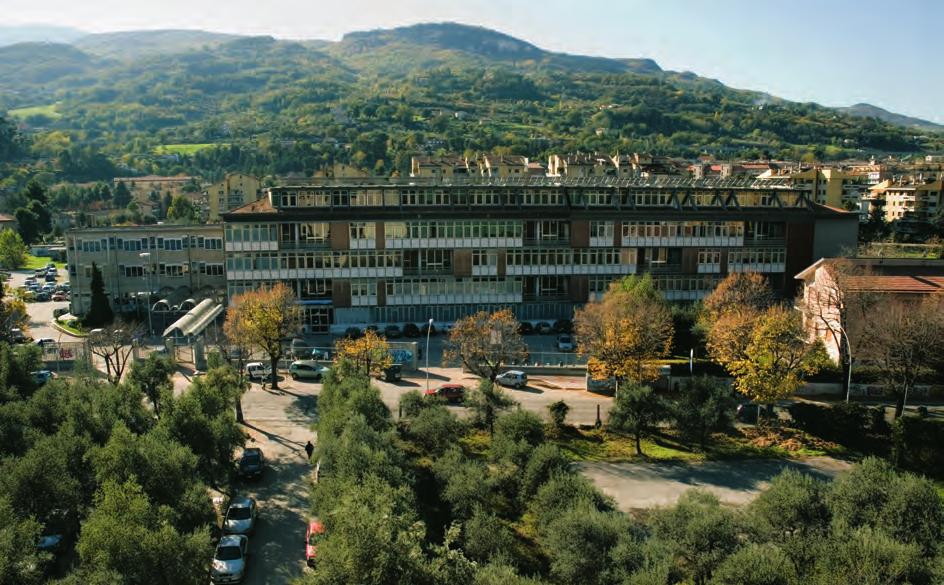 PRESENTAZIONE DELLA SCUOLA L'Istituto Tecnico Industriale "E. Fermi" - settore Tecnologico - di Ascoli Piceno costituisce un importante punto di riferimento nel territorio.