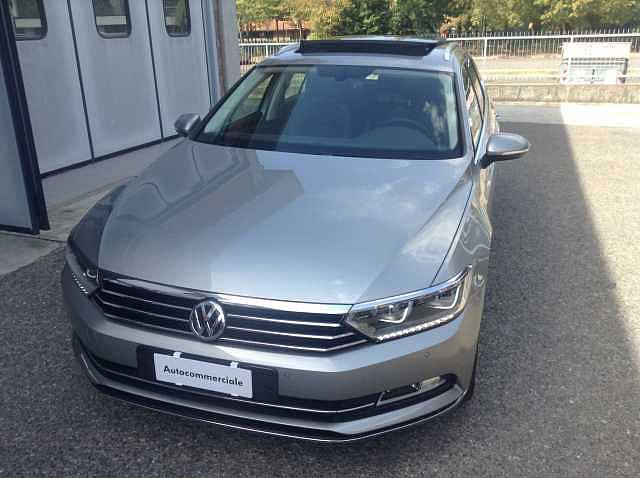 Volkswagen Passat 8ª serie Variant 2.0 TDI DSG Executive BlueMotion Tech. Passat 8ª serie Colore: Tungsteno silver metallizzato Cilindrata: 1968 Prezzo: 31.