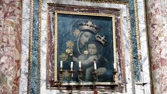 Siegue appresso la cappella del patriarca San Domenico tutta adornata di marmi, come ancora di marmo e di altre sorti di pietre mischie è l altare.