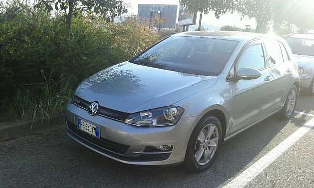 Cilindrata: 999 ABS, Chiusura centralizzata, Fendinebbia, ESP Prezzo: 7.900,00 Volkswagen Golf VII 1.4 TGI 5p.