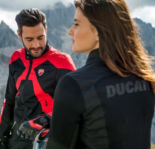 TRAVEL APPAREL TOURING CAPI LEGGERI E CARATTERIZZATI DALLA MASSIMA TRASPIRABILITÀ, PERFETTI PER L UTILIZZO ESTIVO, PUR SENZA RINUNCIARE ALLA