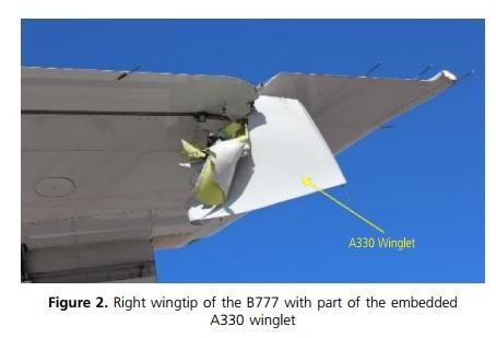 Questa terza immagine mostra come è ridotta l estremità alare destra del B777 di American, dopo che le ali dei due velivoli si erano toccate.