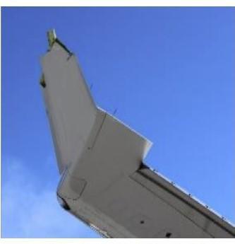 Nella quarta immagine, il winglet sinistro dell A330 di iberia dopo la collisione.