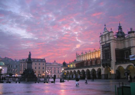 7 giorno CRACOVIA CZĘSTOCHOWA VARSAVIA Prima colazione in hotel e partenza per Częstochowa.