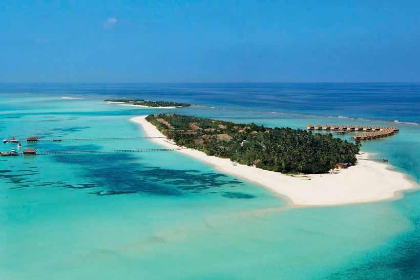 MALDIVE - ATOLLO DI LHAVIYANI Kanuhura ATOLLO DI ARI Affiliato Natura, comfort e lusso in puro stile maldiviano Con le sue ampie ville adagiate sulla spiaggia o direttamente sull acqua, questo
