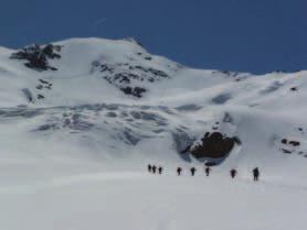 VI CORSO DI SCI ALPINISMO AVANZATO (SA2) Programma delle lezioni Lezioni teoriche Giovedì 9 Gennaio: Chiusura iscrizioni, Presentazione del Corso, Equipaggiamento, materiali, alimentazione,