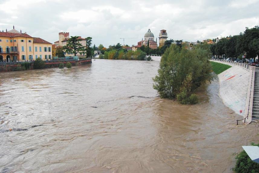 NON SI PUO SISTEMARE IL LATO DESTRO DELL ADIGE CON UN PERCORSO NATURALE NEL PARCO DELL ADIGE? PERCHE NON SISTEMARE L ALZAIA GIA ESISTENTE?