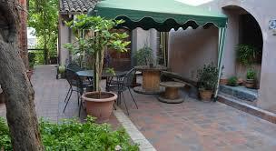 it/ TEL: 095302292 RELAIS CHIESA MADRE - ROOMS & APARTMENTS Camera Singola: 30,00 senza colazione Camera Doppia: 50,00 senza