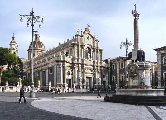 Visitare Catania è una tappa obbligatoria per tutti quelli che si recano nella bellissima Sicilia.