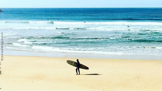 Photo: Lisboa joaopedrogsantos A sud di Lisbona, a Costa de Caparica, Cova do Vapor e Praia do CDS sono nomi di spiagge da ricordare.