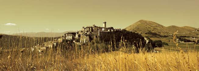 SEDIMENTAZIONE DEL TEMPO SULLE SPESSE MURA IN PIETRA. 4 The Santo Stefano di Sessanio project involves the restoration of an historic southern Italian mountain village.