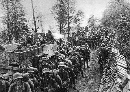 Situazione in Francia Nel 1914 la Francia entrò in guerra e l esercito tedesco iniziò ad occupare il territorio francese prendendo la parte nord orientale del paese.