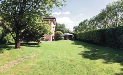 32 HOME - RESIDENZIALE ARESE (MI) VIA DEI PLATANI VILLA A SCHIERA IN RESIDENCE 240 MQ 3 3 AMPIO GIARDINO 650.