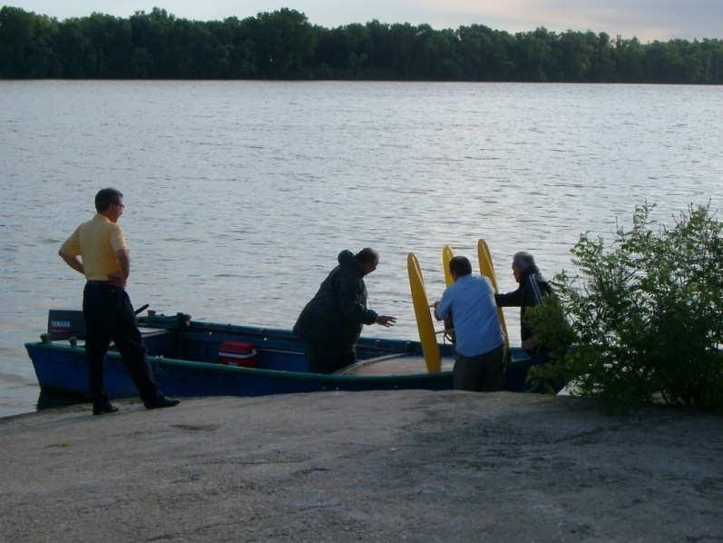 E stata utilizzata strumentazione doppler da natante, posizionando una barca per ogni ramo del delta.