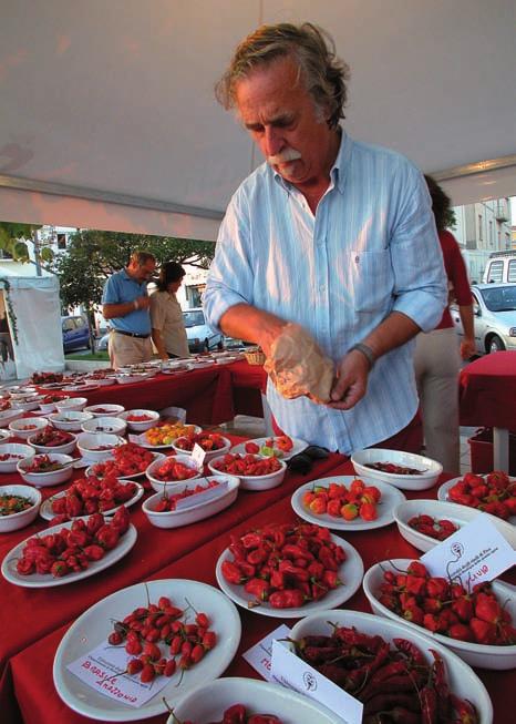 DEDICA L a Peperoncino d argento Dedicato a Massimo Biagi 25 a edizione del Peperoncino Festival è dedicata a Massimo Biagi scomparso improvvisamente l undici Giugno.