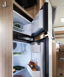 46 Frigorifero La cucina è arredata con un grande frigorifero: 167 l di capacità e congelatore separato da