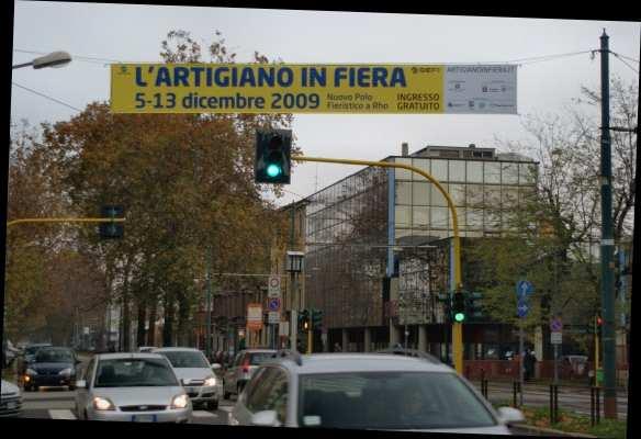 2 striscioni formato 800x100 nei pressi sede prevendita via