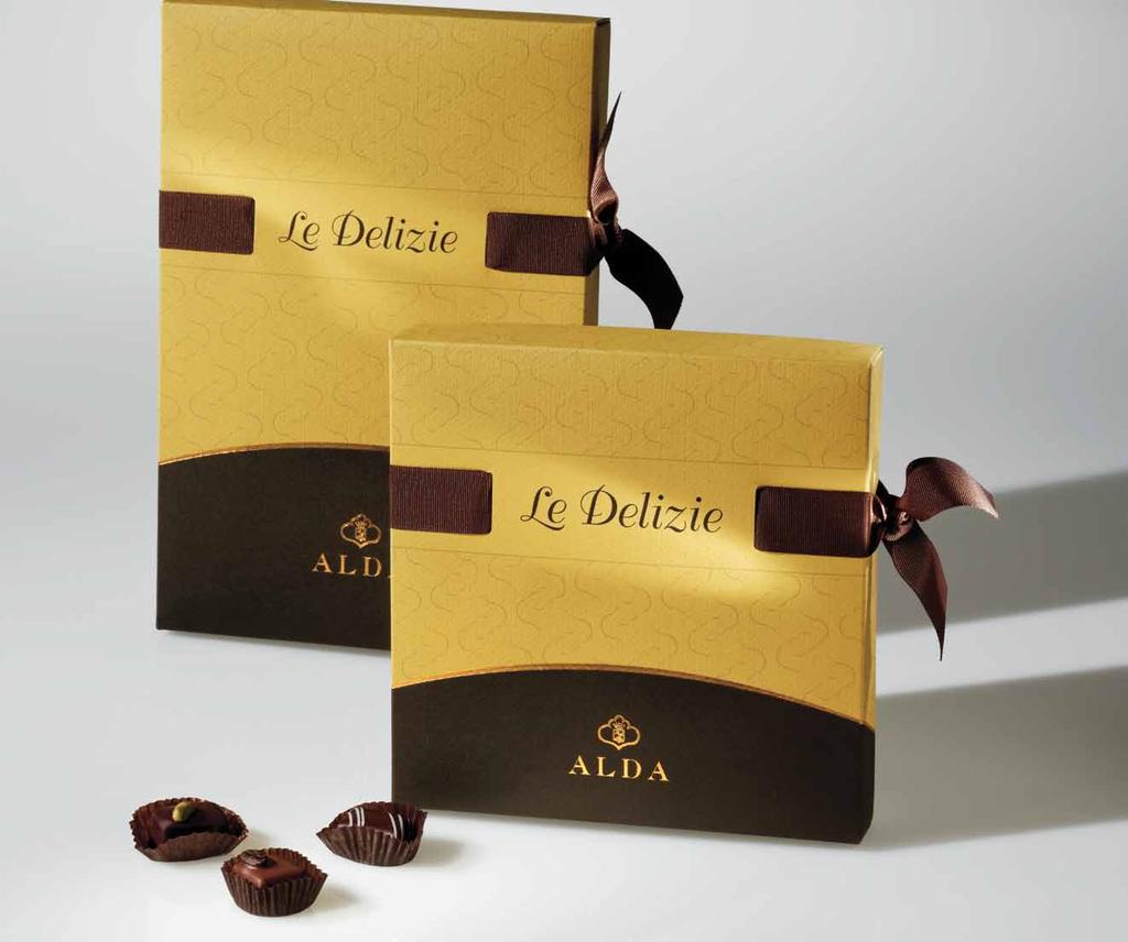 bianco, al latte o fondente. LE DELIZIE ASSORTED almond praline with various taste coated with white, milk and dark chocolate.