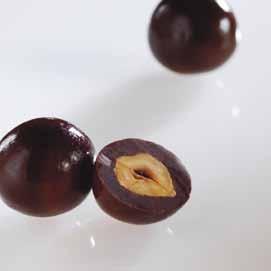 Hazelnut Piemonte covered with milk chocolate peso (gr) 1000 Pz per ct 3 C 2503 MANDORLA