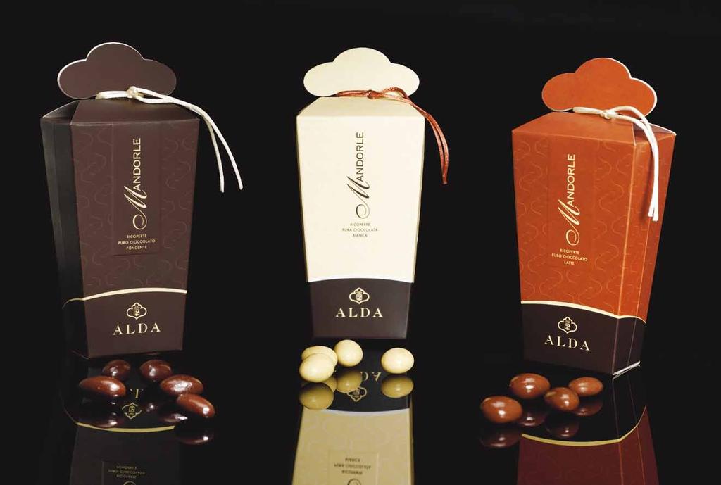 ) ALMOND Small case. Covered with milk chocolate (cocoa 36% min.) C 2541 NOCCIOLA Astuccio Ricoperta con puro cioccolato latte (cacao 36% min.) HAZELNUT Small case.