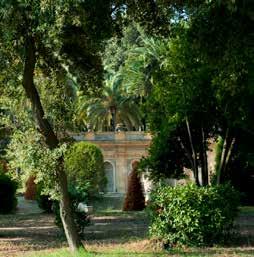 Edificato su progetto di Andrea Busiri Vici, sulle rovine del Casino dei Quattro Venti distrutto durante i combattimenti della Repubblica Romana del 1849 dai bombardamenti dell esercito francese.