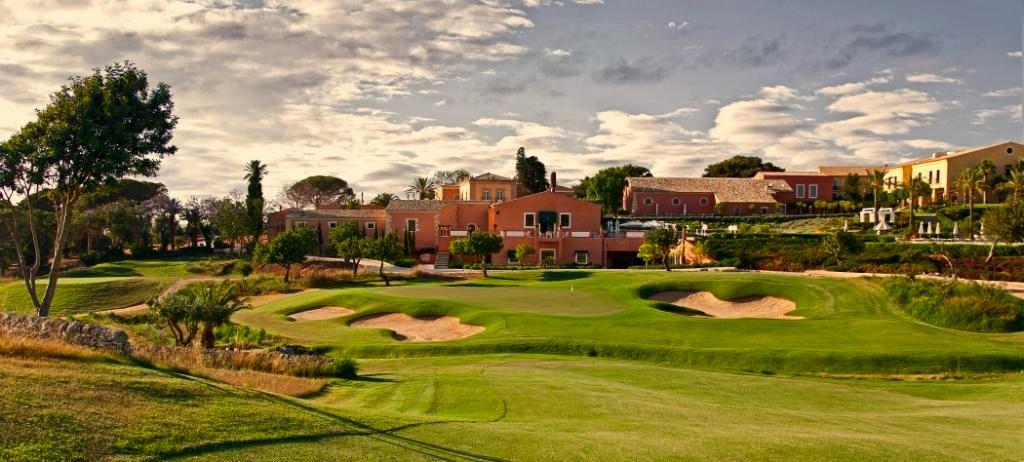 I T A L I A Sicilia Ragusa Donnafugata Golf Resort & Spa Capodanno - Epifania da Eu 775 Apertura hotel : dal 28 Dicembre 2017 al 06 Gennaio 2018 CON SCUOLA DI GOLF INCLUSA per migliorare il vostro