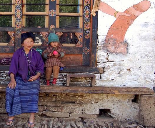 Punakha è l antica capitale del Bhutan ancora oggi sede del potere spirituale, il Je Khempo, che qui si trasferisce durante i mesi invernali.
