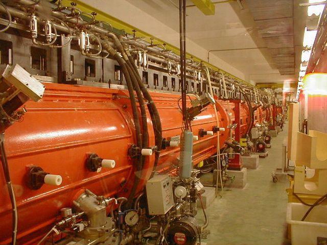 Regime ultrarelativistico v el ~c CERN LINAC 2 per protoni