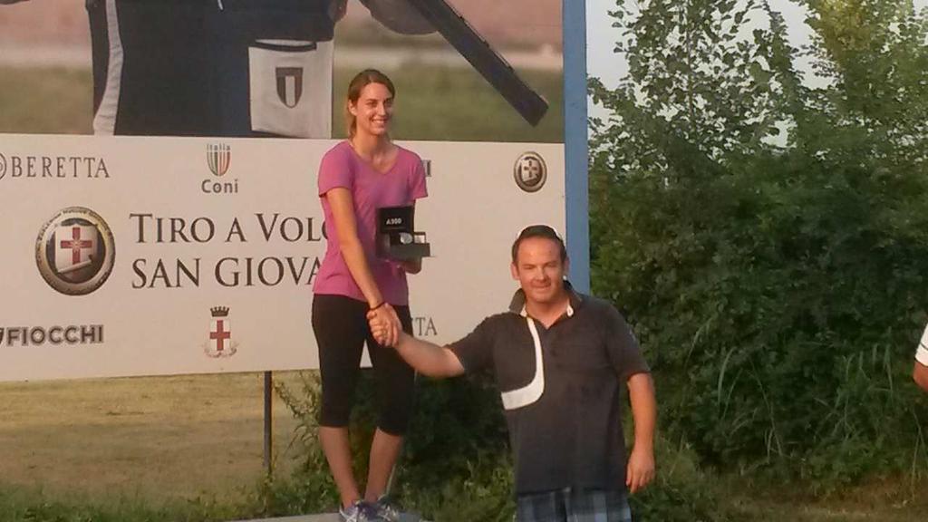 Giovanni Pellielo premia l'olimpionica Jessica Rossi In pedana anche la campionessa romana di fossa universale Roberta Pelosi iscritta e di casa al San Giovanni di Vercelli ma c è stata una vera e