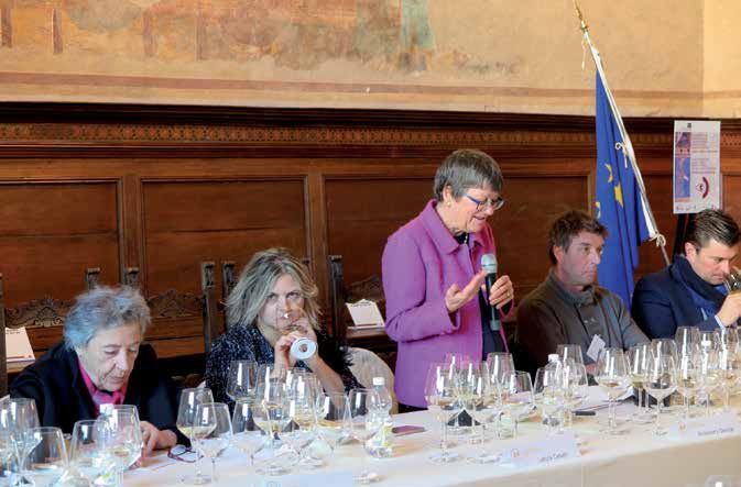 la Languedoc che gode di una forte influenza marina. Inoltre il principale vitigno presente in questo vino è il Bourboulenc, che come il vitigno Vernaccia non è particolarmente aromatico.