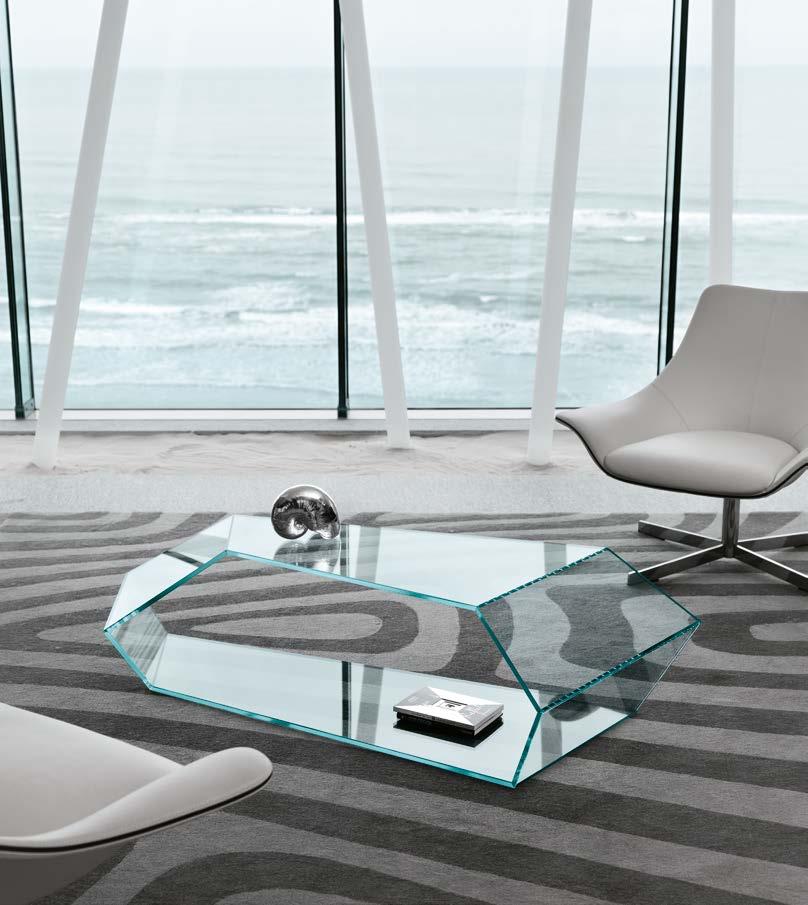 Dekon 2 design Karim Rashid I particolari angoli di questo tavolo basso creano un piacevole effetto di