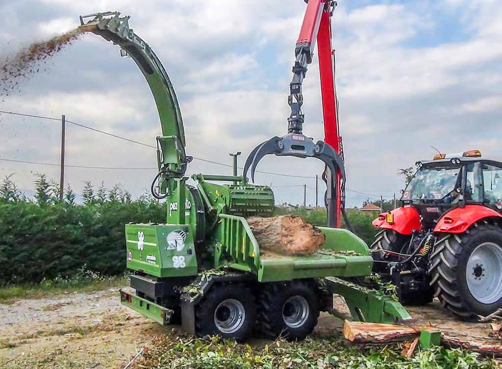 PTH 900 lavorare ad un basso numero di giri (meno di 600) per ridurre l effetto polvere ed aumentare la qualità del cippato.